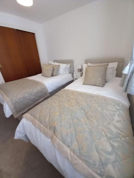 Lovely 2 Bed Flat-Great Location Apartamento Dundee Exterior foto